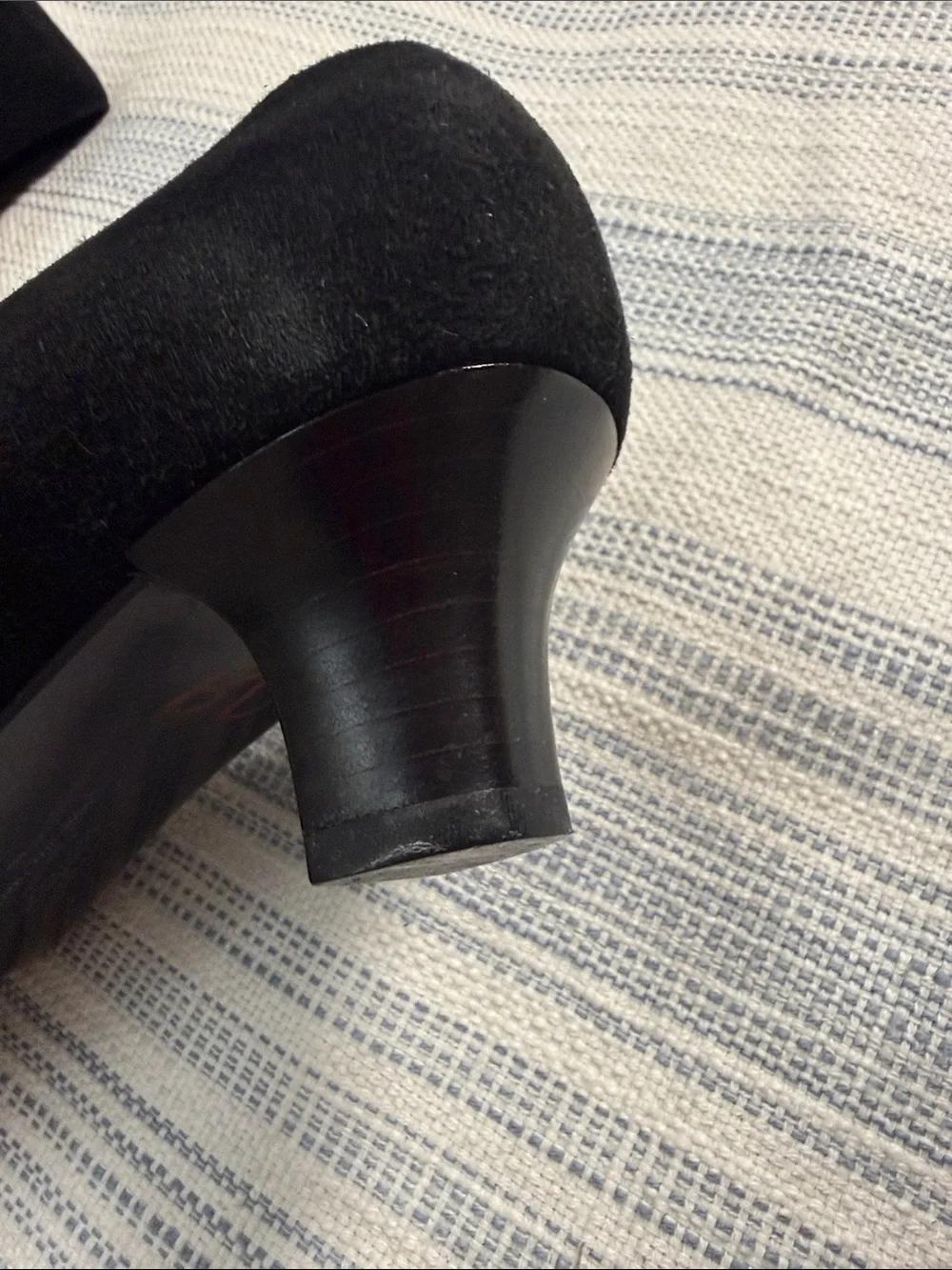 Salvatore Ferragamo Boutique Black Suede Patent Cap Toe Pumps 5.5